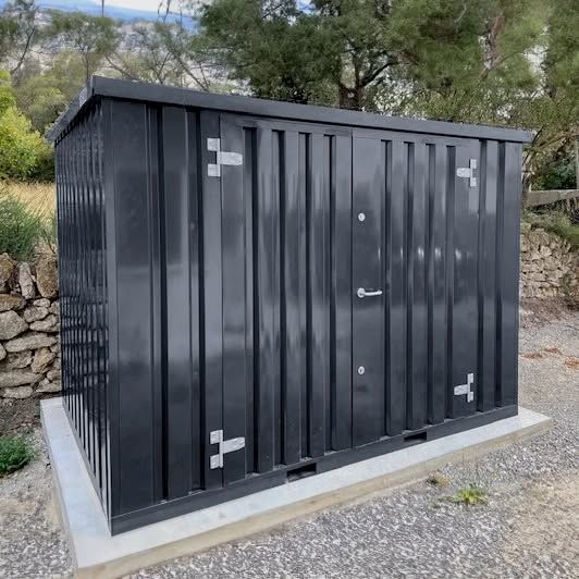 Conteneur de stockage installé